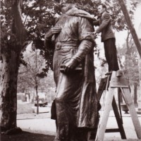 1939, montarea statuii lui Constantin Brâncoveanu