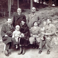1934, Lucian Blaga împreună cu soția, fiica și cu familia Brediceanu.