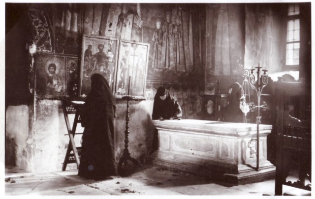 Manastirea Horezu - Valcea - 1938 - mormântul lui C. Brâncoveanu